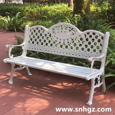 戶(hù)外公園椅哪種材質(zhì)好